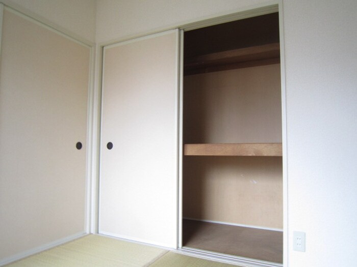 物件内観写真10　(収納)