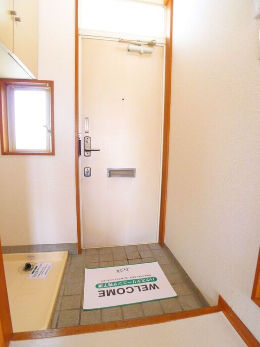 物件内観写真17　(玄関)