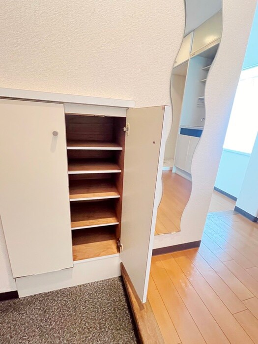 物件内観写真11　(靴箱)