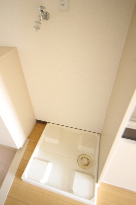 物件内観写真12　(洗濯機置場)