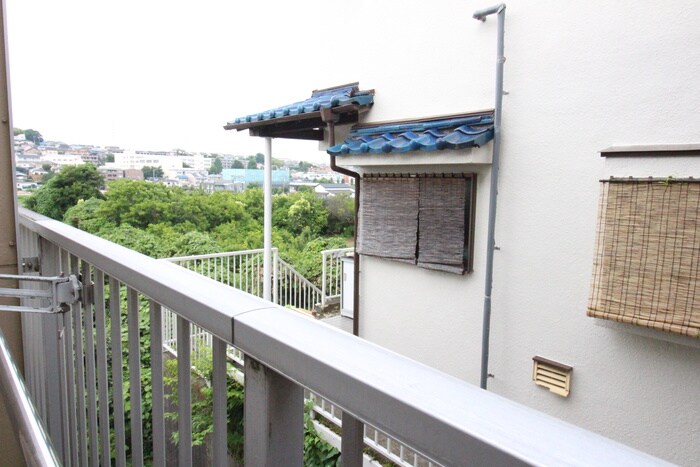 物件内観写真12　(室内からの展望)