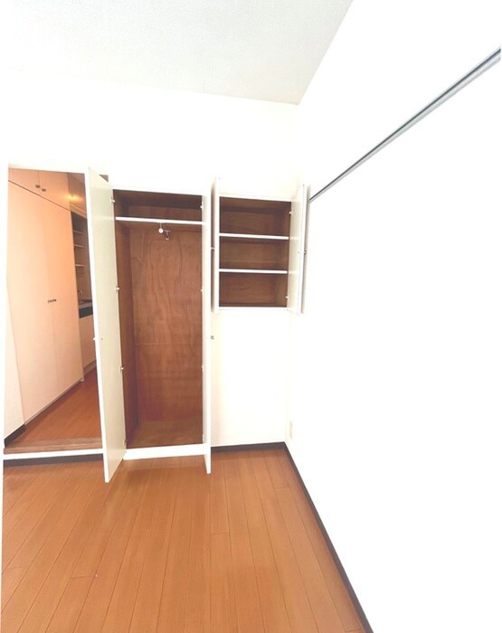 物件内観写真12　(収納)