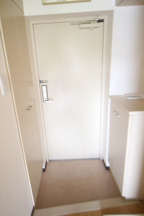 物件内観写真13　(玄関)