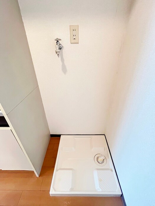 物件内観写真16　(洗濯機置場)