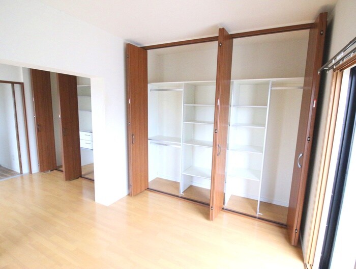 物件内観写真12　(収納)