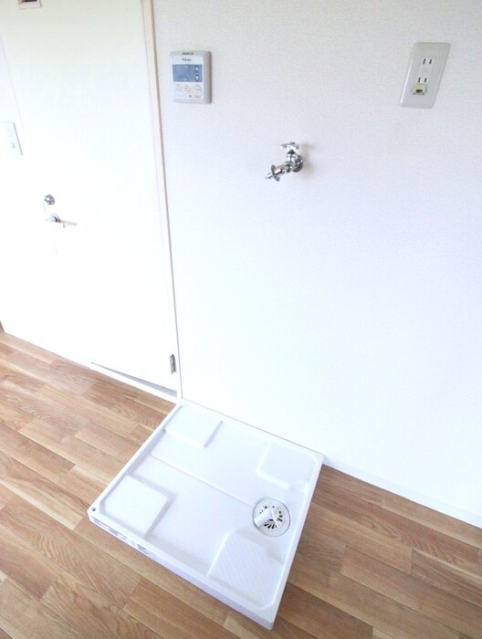 物件内観写真18　(洗濯機置場)