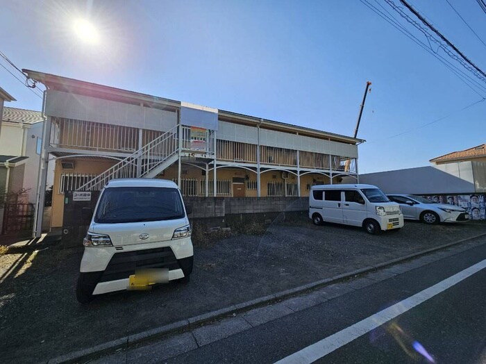 物件外観写真3　(駐車場)