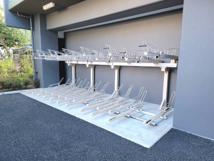 物件外観写真6　(駐輪場)