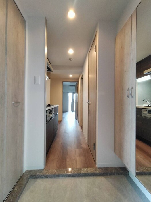 物件内観写真12　(玄関)