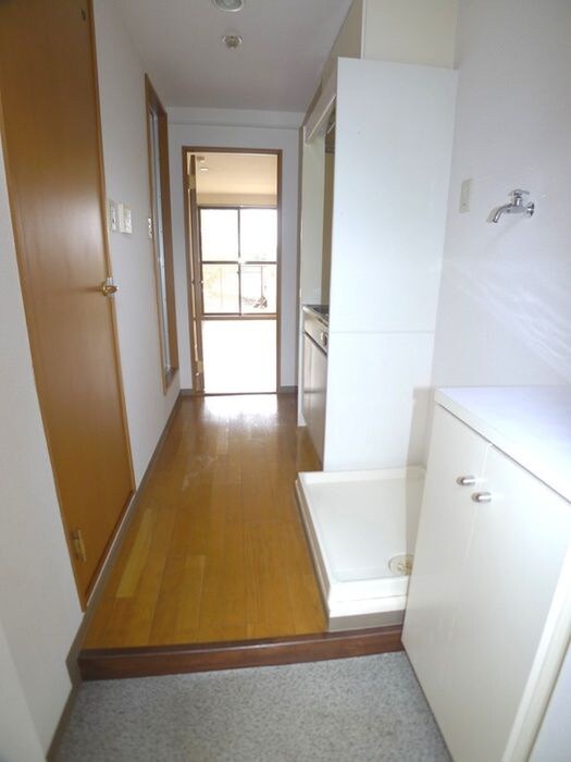 物件内観写真10　(廊下)