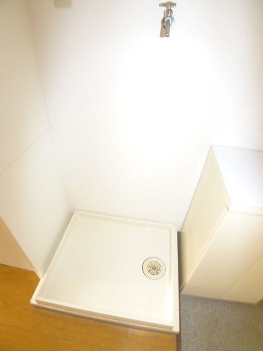 物件内観写真12　(洗濯機置場)