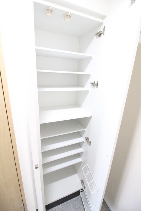 物件内観写真8　(靴箱)