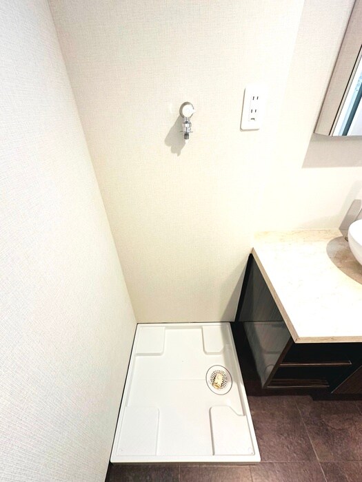 物件内観写真16　(洗濯機置場)