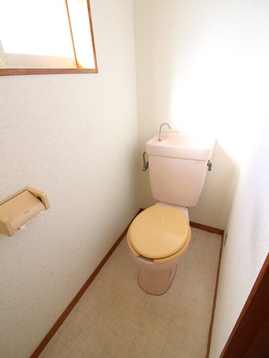 物件内観写真12　(トイレ)