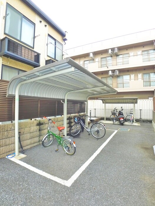 物件外観写真3　(駐輪場)