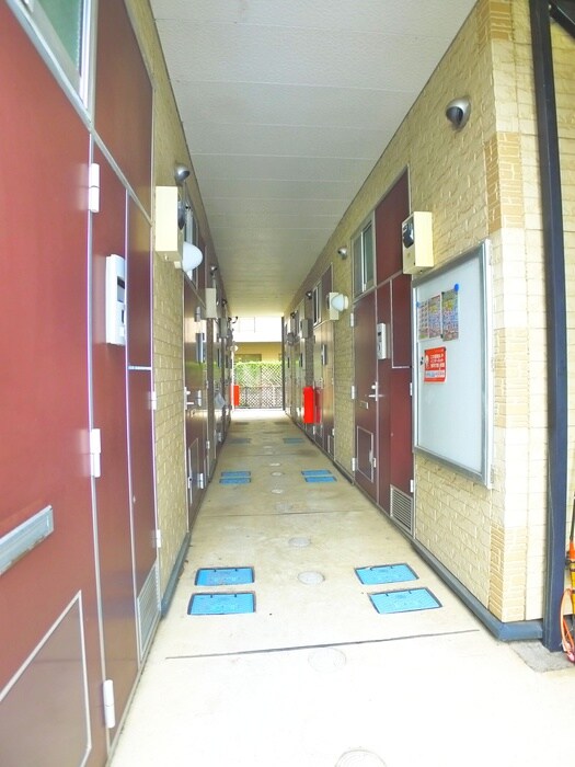 物件外観写真5　(エントランス部分)