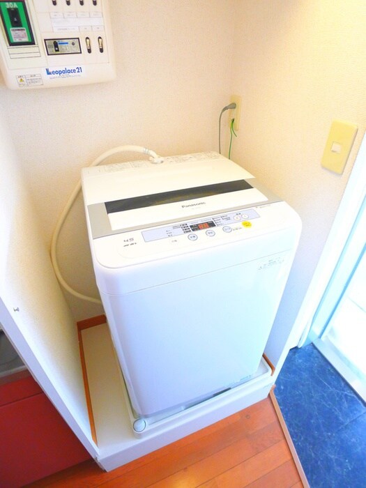 物件内観写真14　(洗濯機置場)