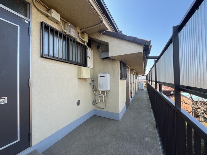 物件外観写真5　(エントランス部分)