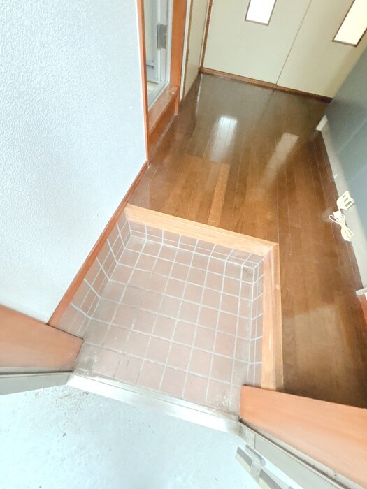 物件内観写真16　(玄関)