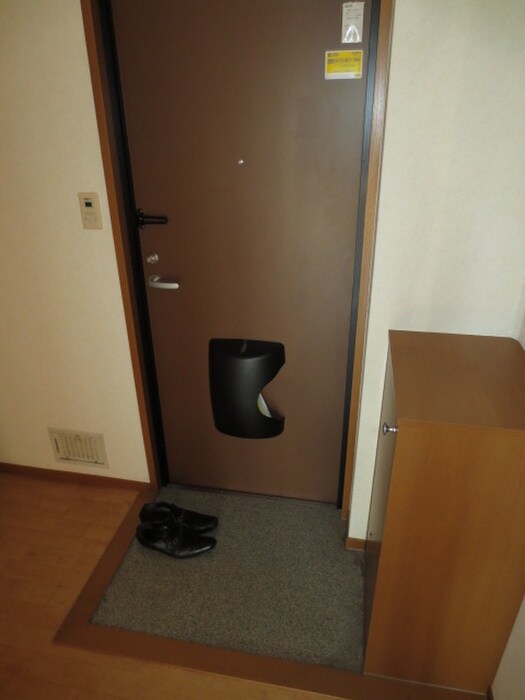 物件内観写真7　(玄関)