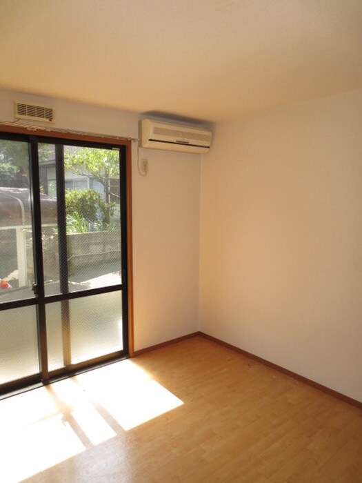 物件内観写真14　(居室)