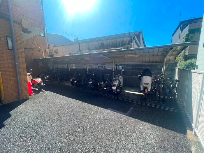 物件外観写真6　(駐輪場)
