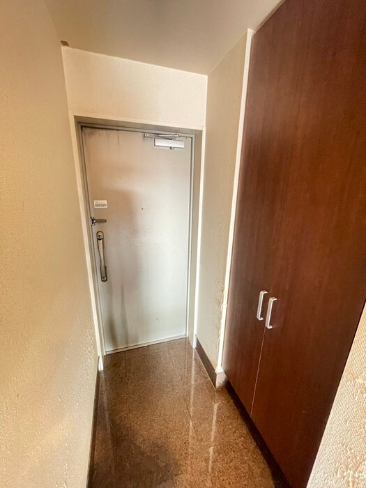 物件内観写真16　(玄関)