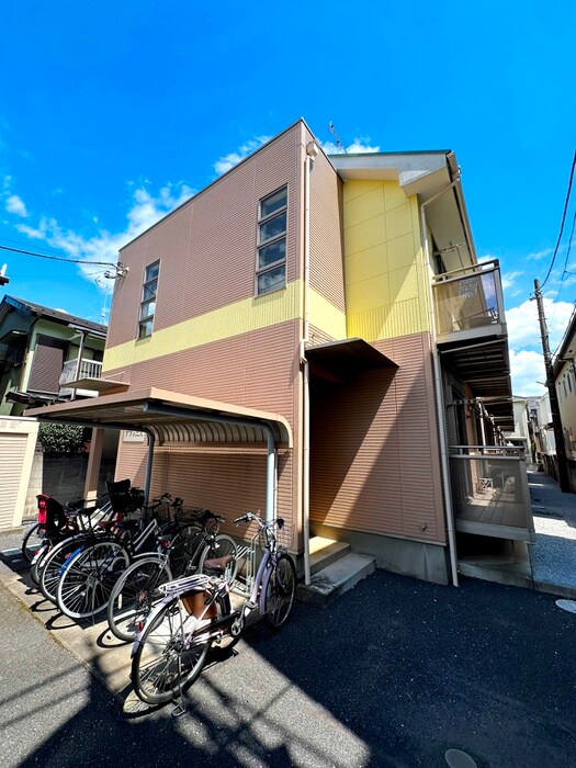 物件外観写真3　(駐輪場)