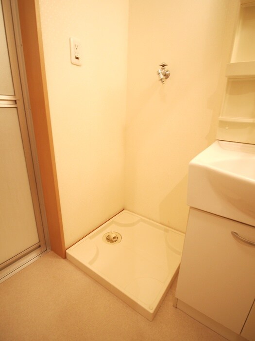 物件内観写真13　(洗濯機置場)