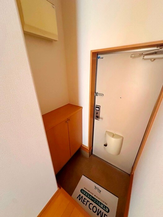 物件内観写真17　(玄関)