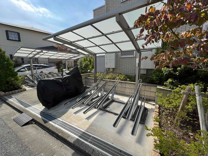 物件外観写真2　(駐輪場)