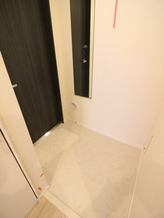 物件内観写真13　(玄関)
