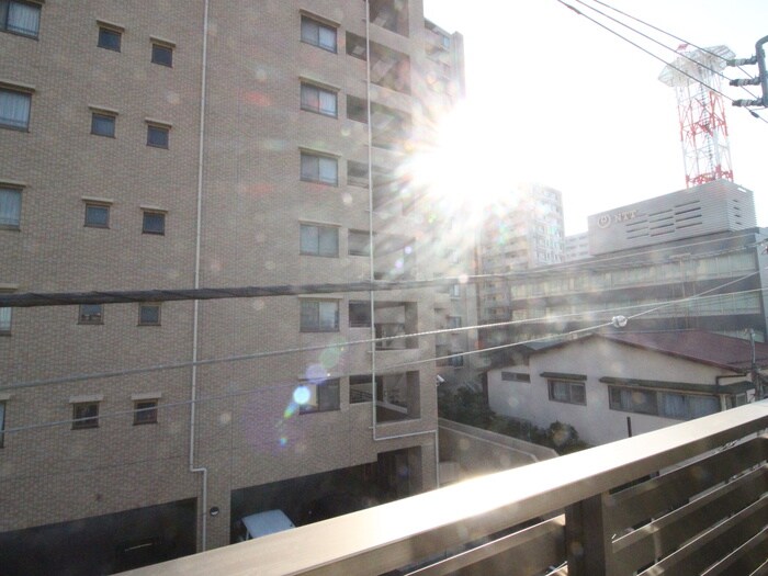 物件内観写真16　(室内からの展望)