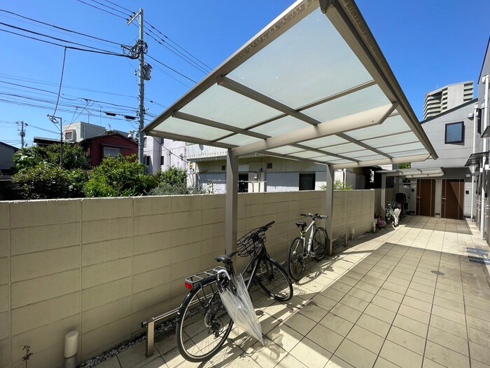 物件外観写真3　(駐輪場)