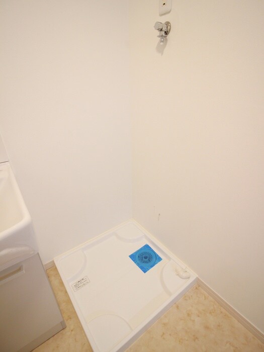 物件内観写真12　(洗濯機置場)