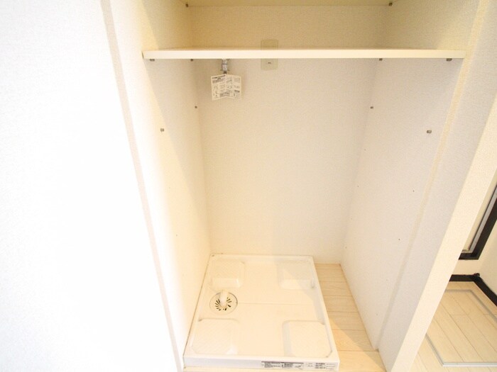 物件内観写真14　(洗濯機置場)