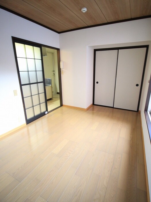 物件内観写真5　(居室)