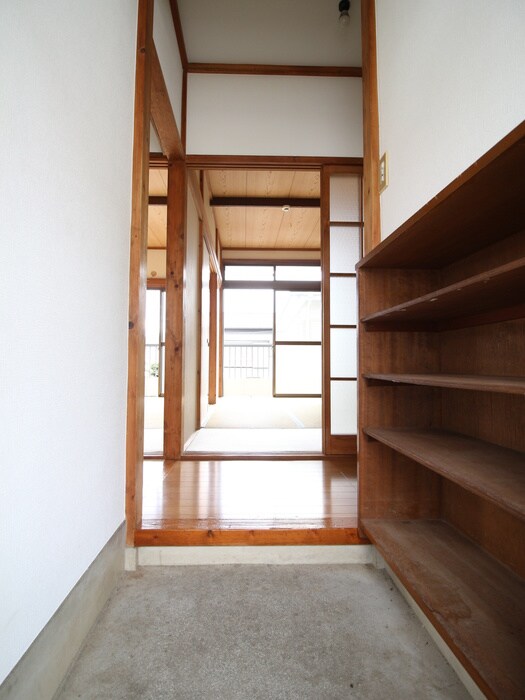 物件内観写真7　(玄関)