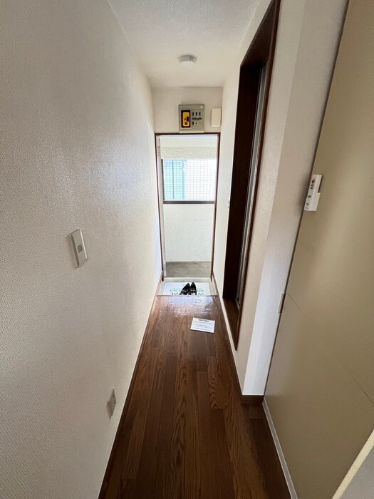 物件内観写真16　(玄関)