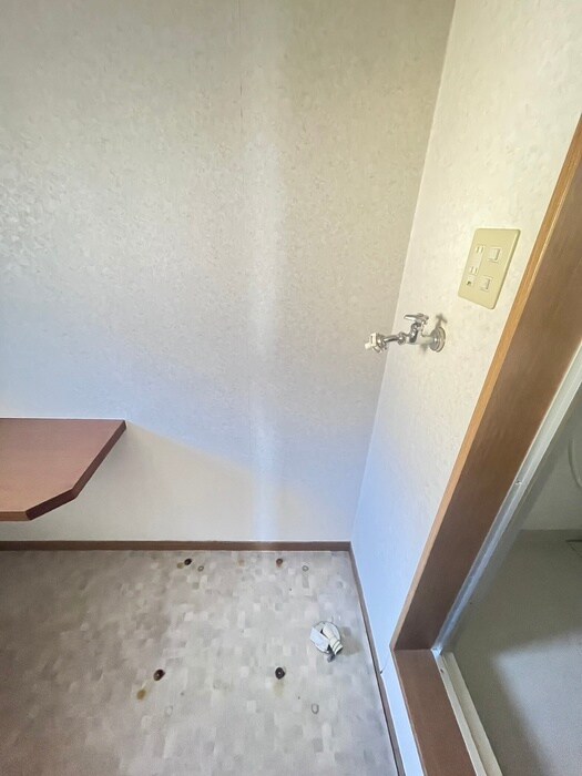 物件内観写真13　(洗濯機置場)