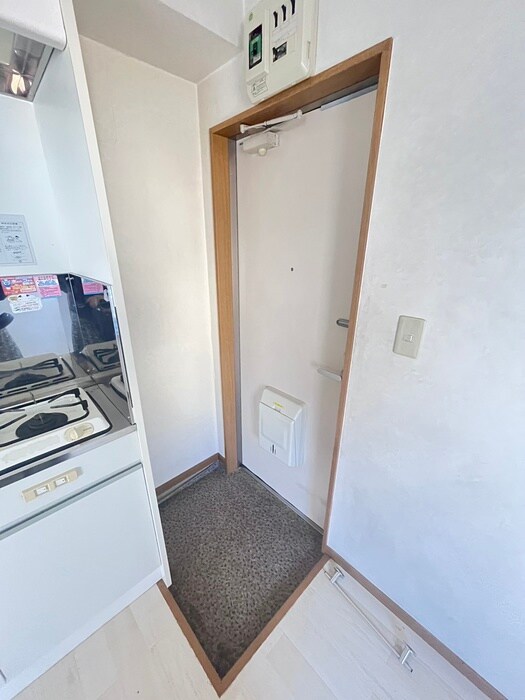 物件内観写真14　(玄関)