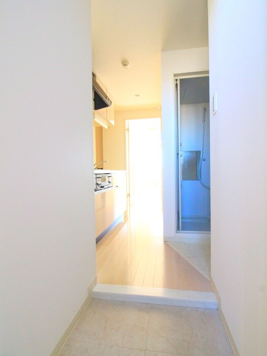 物件内観写真7　(玄関)