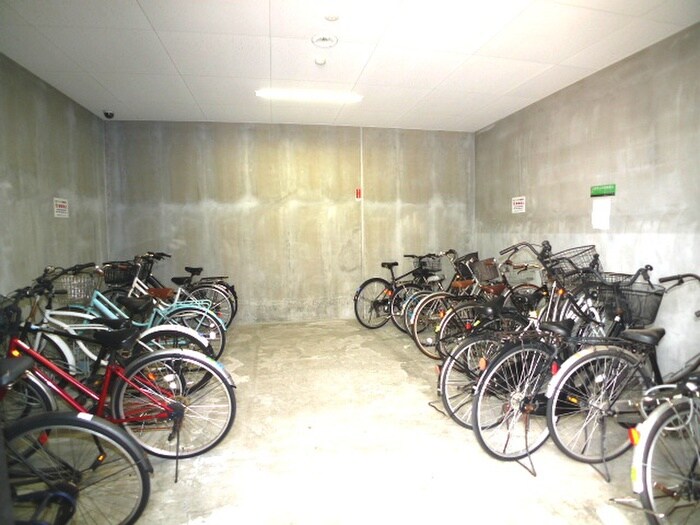 物件外観写真6　(駐輪場)