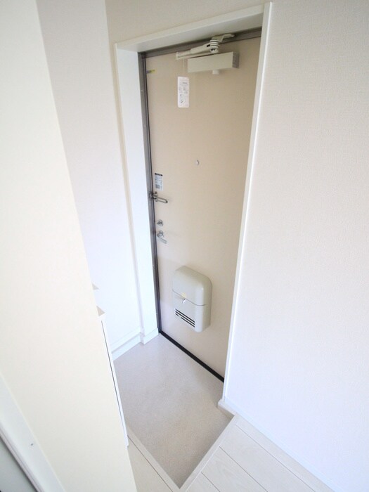 物件内観写真11　(玄関)