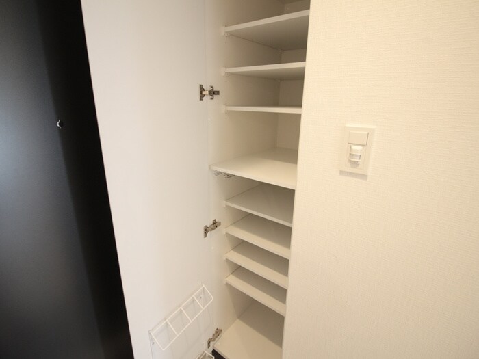 物件内観写真15　(玄関)