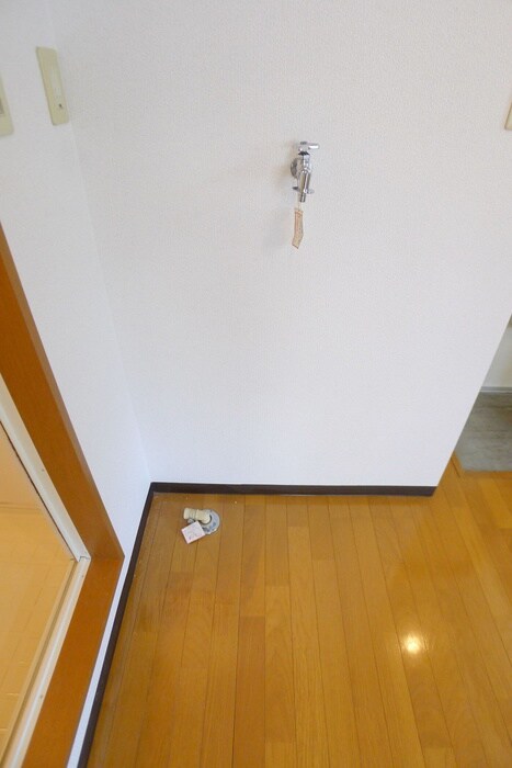 物件内観写真18　(洗濯機置場)