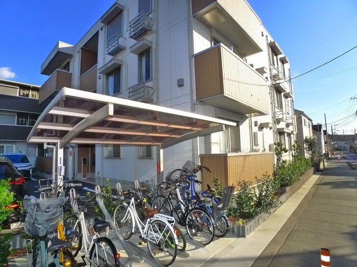 物件外観写真4　(駐輪場)