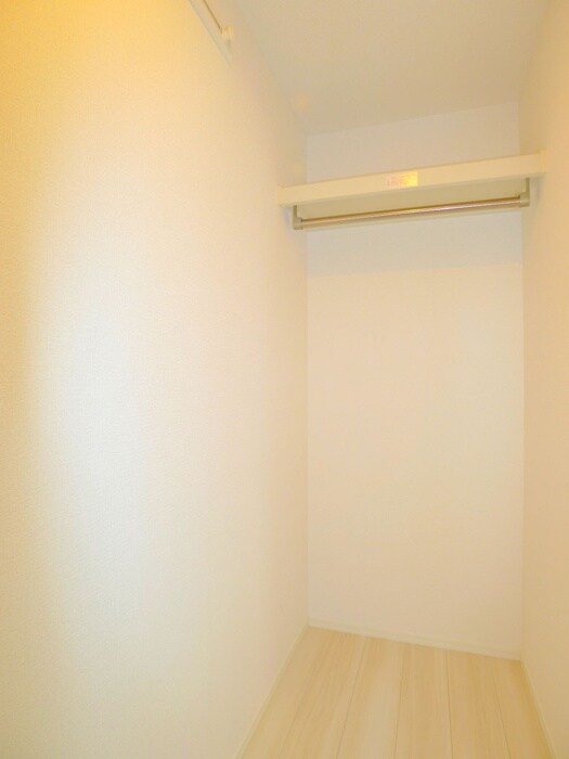 物件内観写真12　(収納)