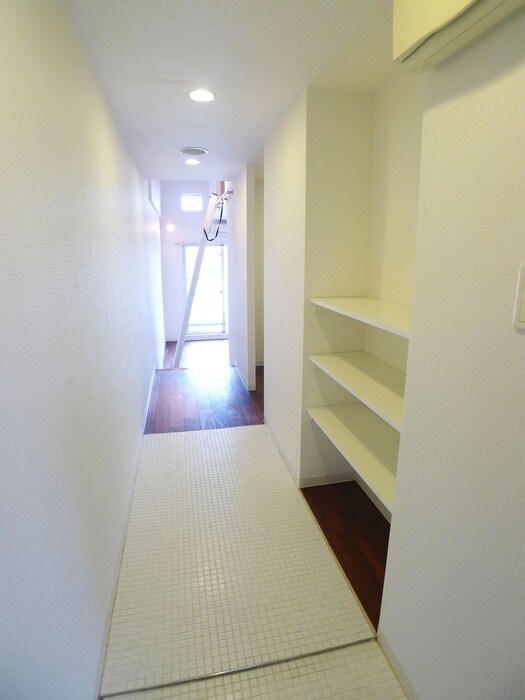 物件内観写真15　(玄関)