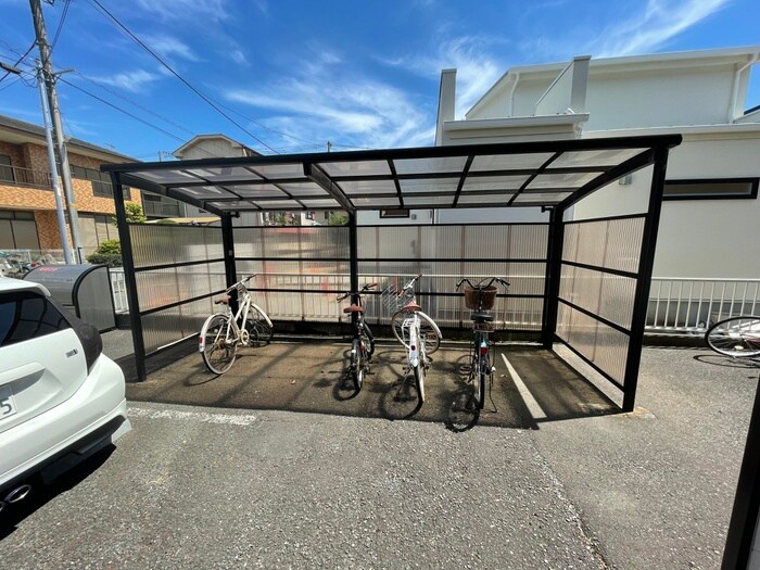 物件外観写真3　(駐輪場)